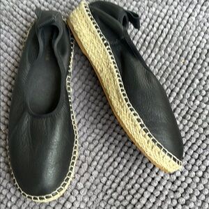 Cole Haan Espadrille like new!